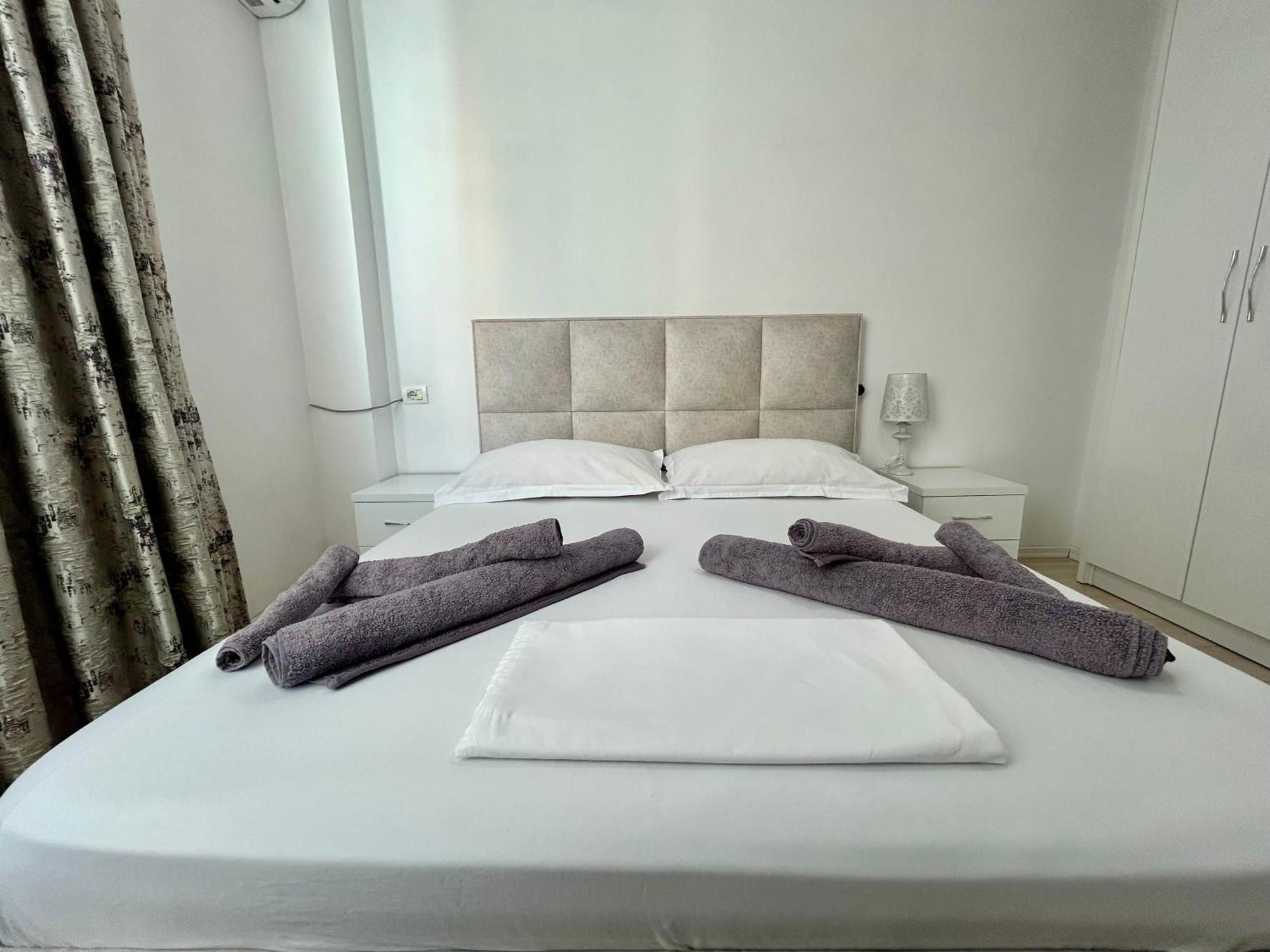 A&X Lovely And Central Apartment - 24H Self Check-In Tirana Exterior photo